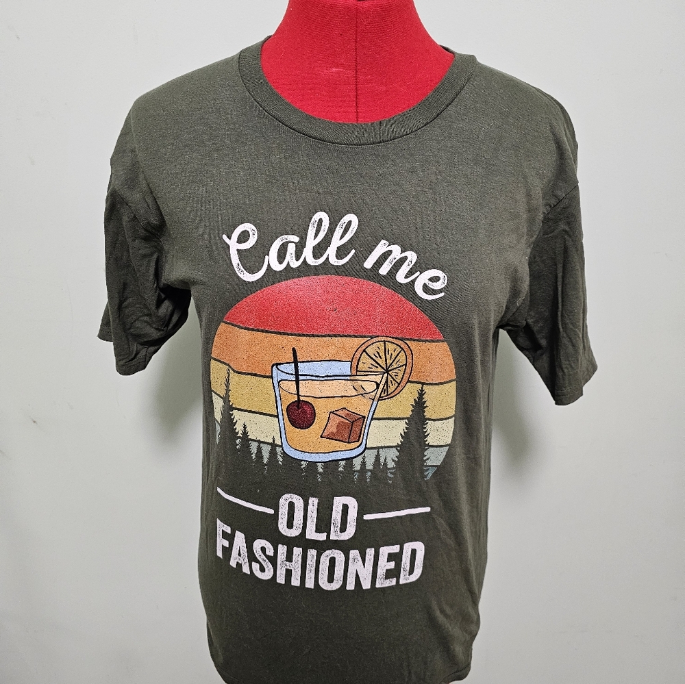 'Call me Old Fashioned' Funny Cocktail T-shirt (Men's Small)